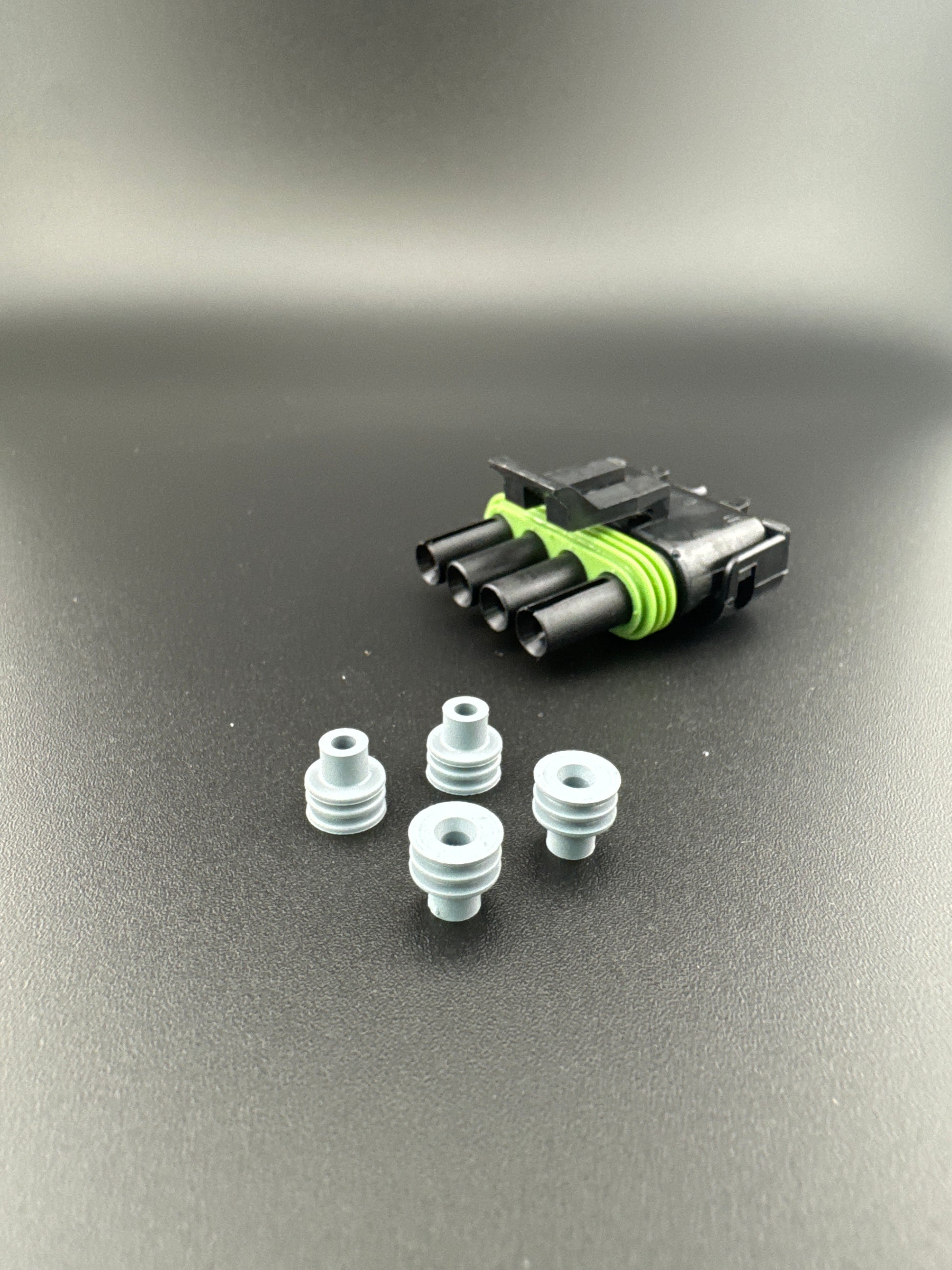 4 circuit Rv connector (view 1) – SkillAbove RV Tech Tools