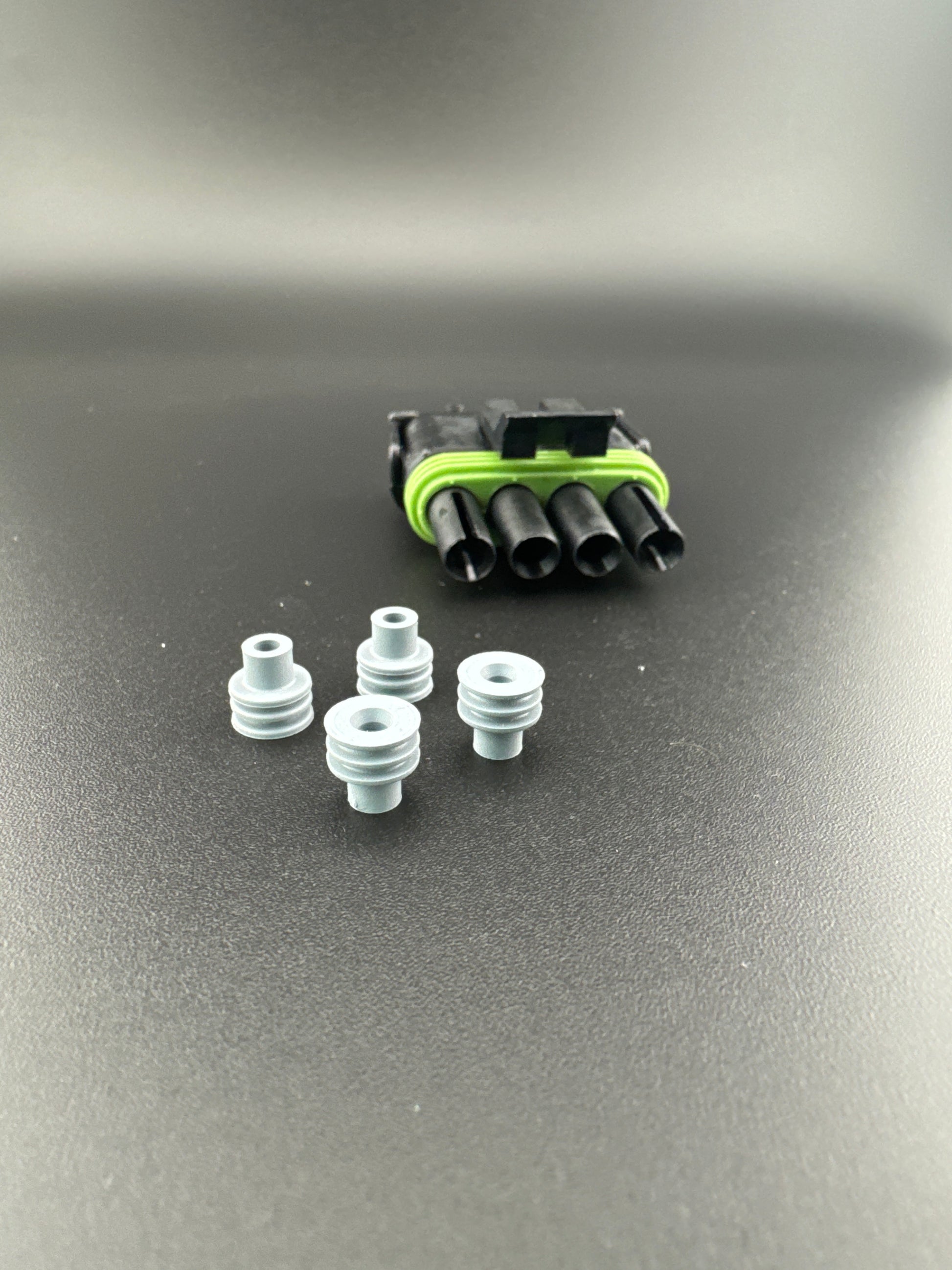 4 circuit Rv connector (view 2) – SkillAbove RV Tech Tools