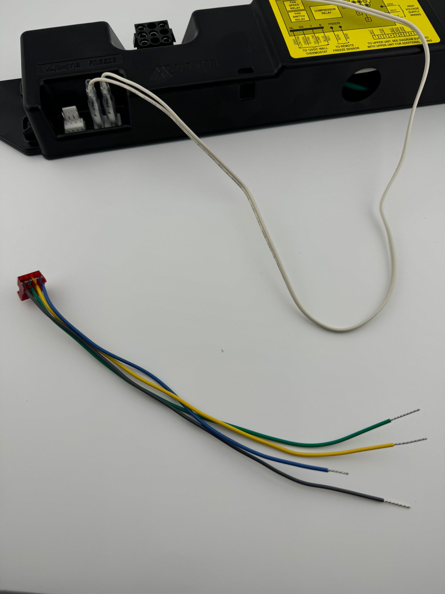 Coleman thermostat to controller connector (non heat pump) (view 1) – SkillAbove RV Tech Tools