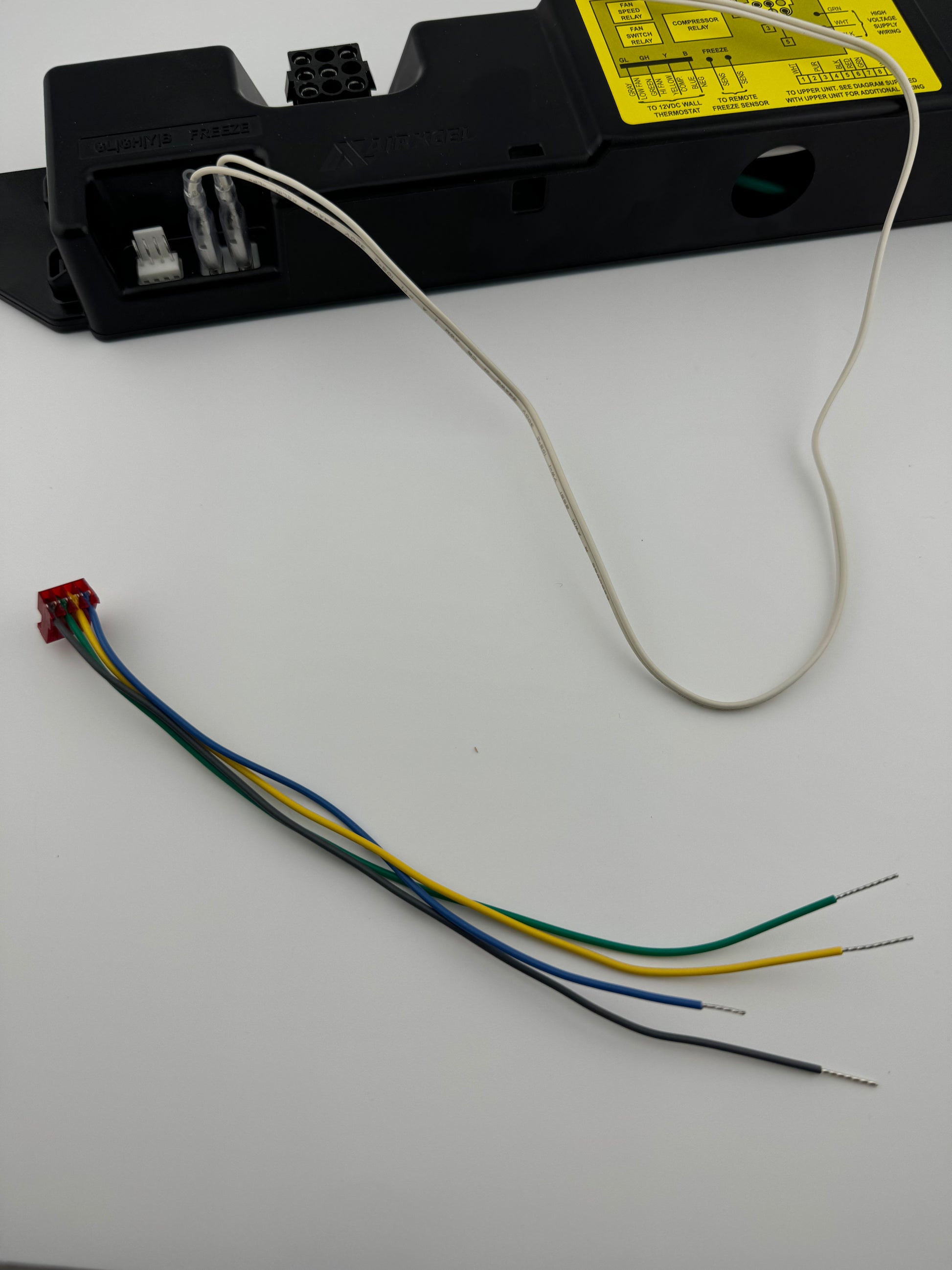 Coleman thermostat to controller connector (non heat pump) (view 1) – SkillAbove RV Tech Tools
