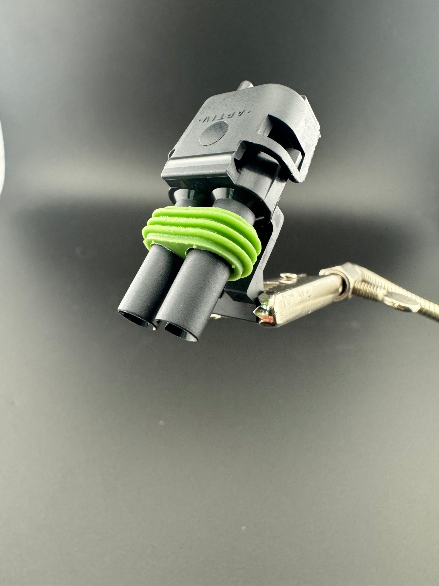 2 circuit Rv connector (view 1) – SkillAbove RV Tech Tools