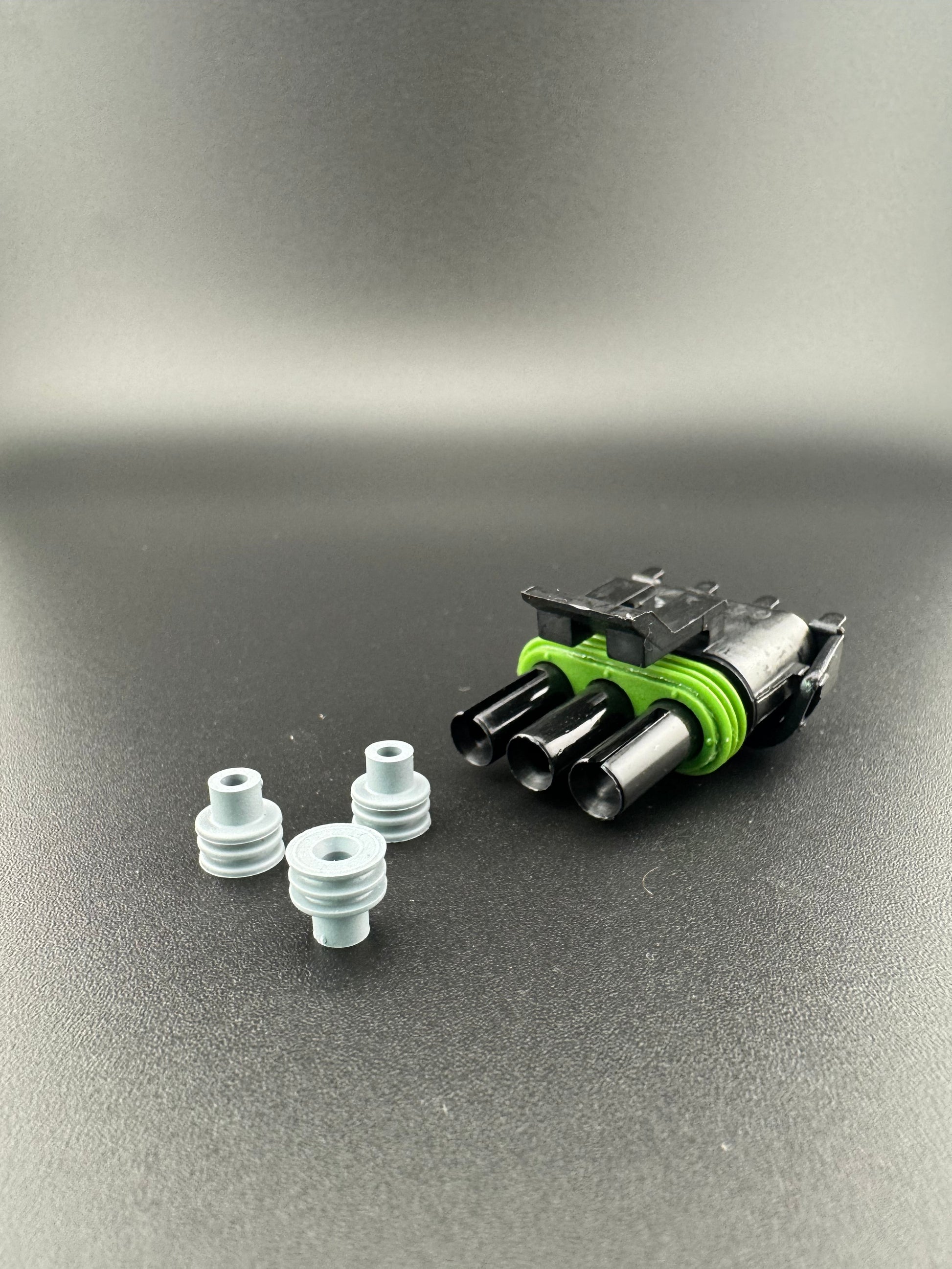 3 circuit Rv connector (view 2) – SkillAbove RV Tech Tools