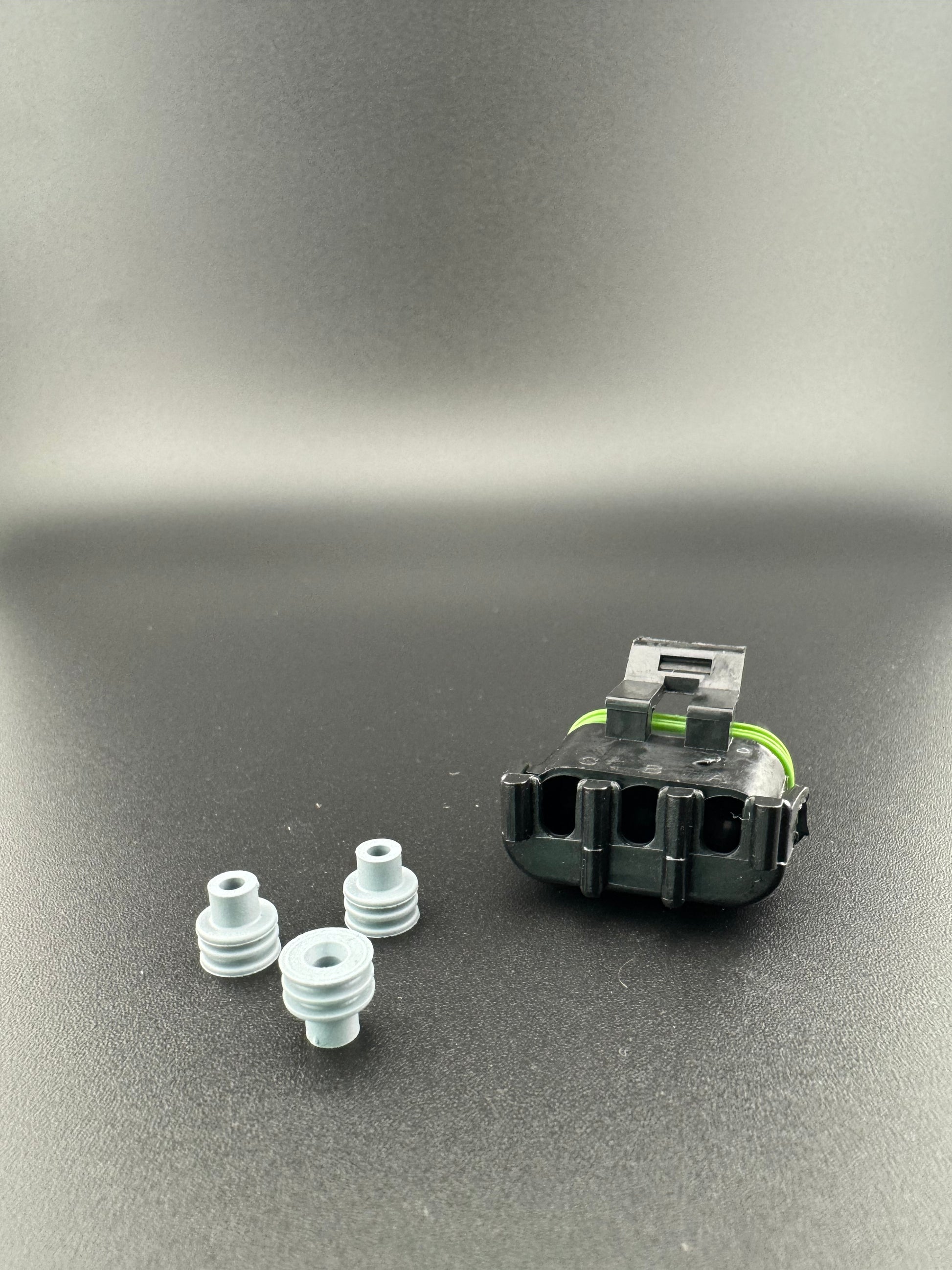 3 circuit Rv connector (view 3) – SkillAbove RV Tech Tools