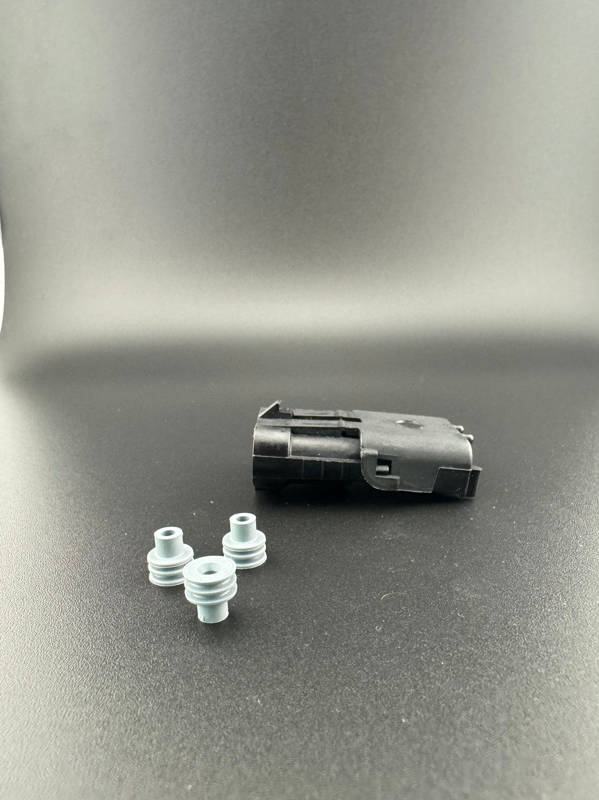 3 circuit Rv connector (view 2) – SkillAbove RV Tech Tools