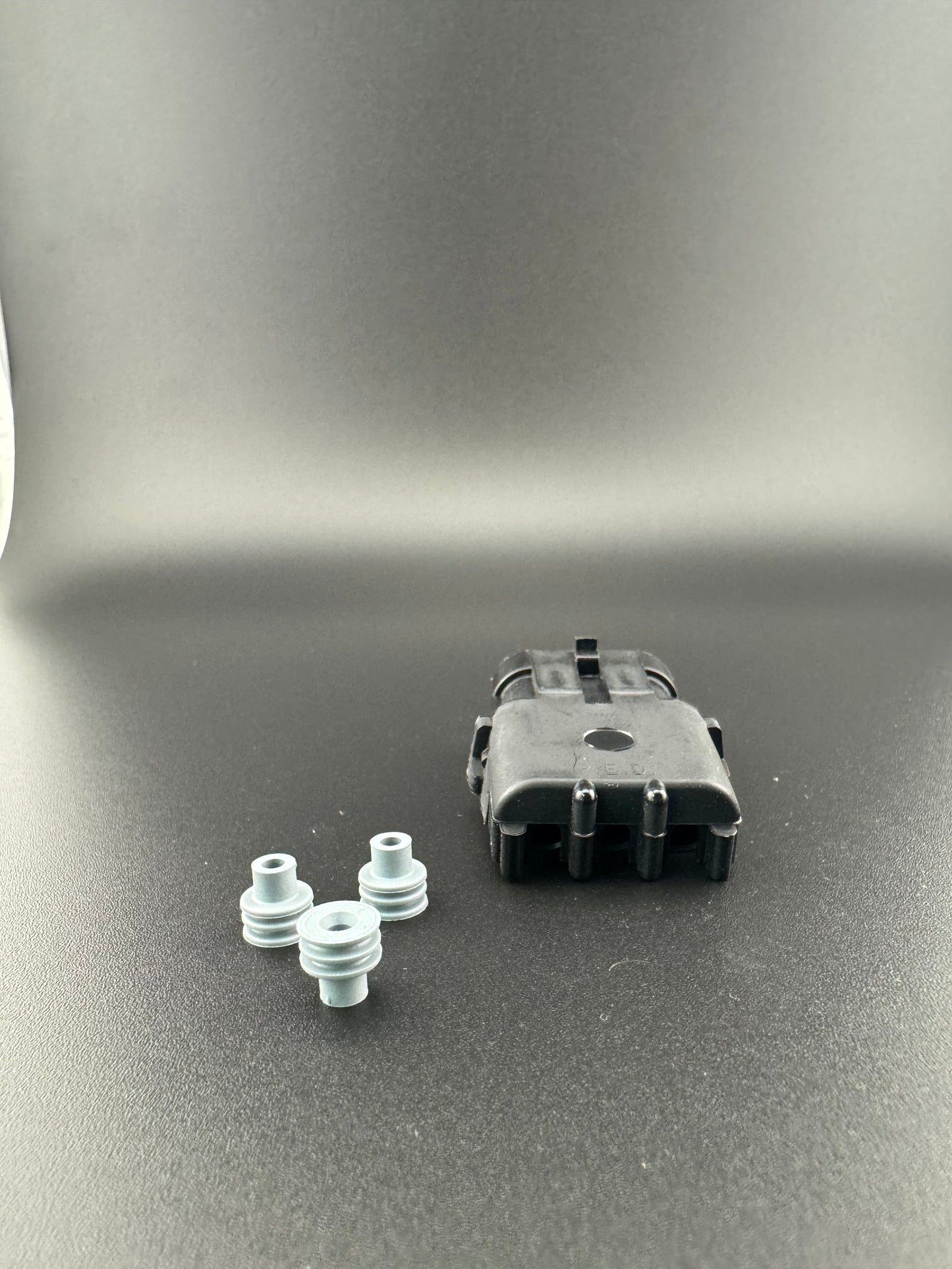 3 circuit Rv connector (view 3) – SkillAbove RV Tech Tools
