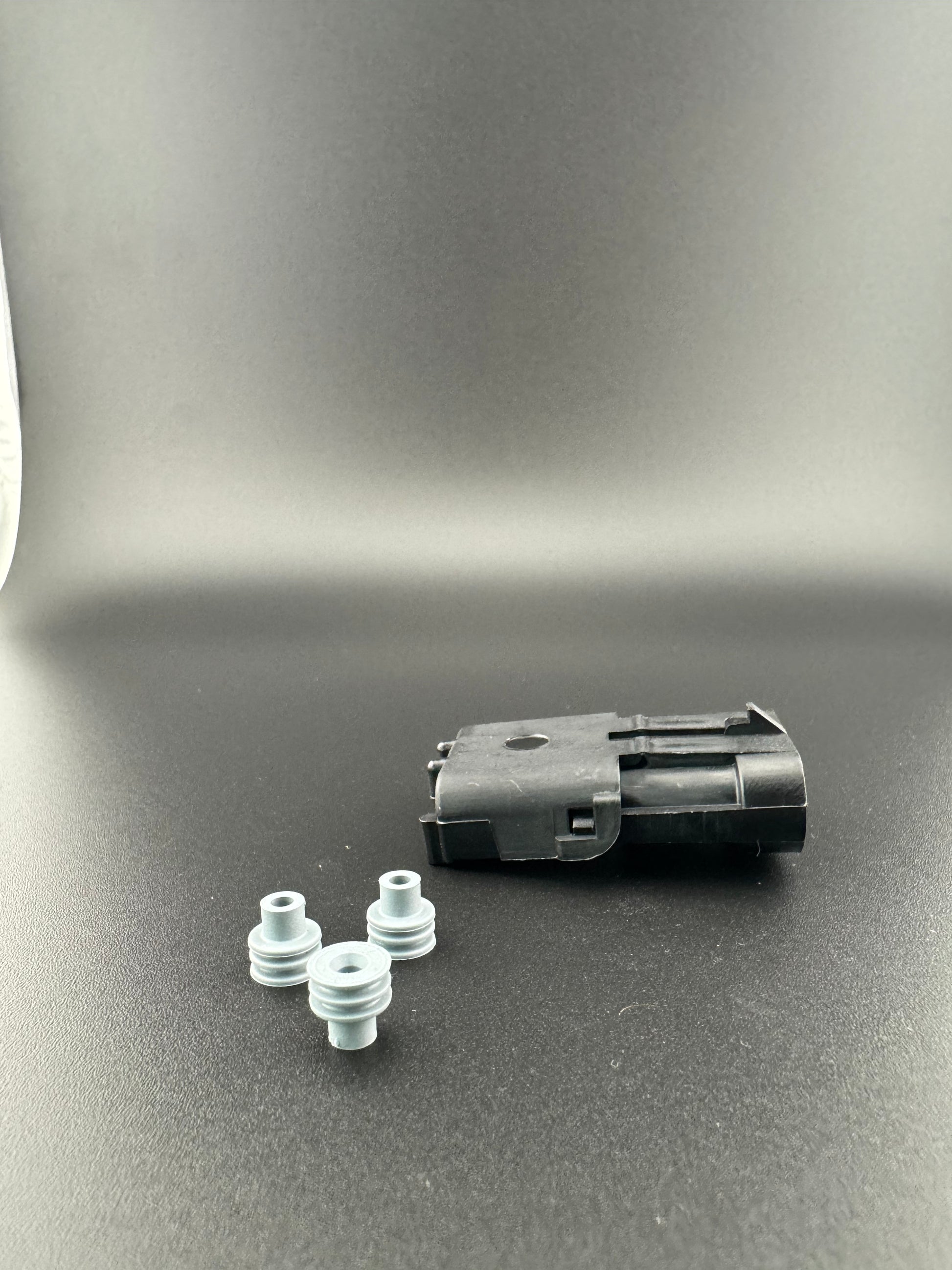3 circuit Rv connector (view 4) – SkillAbove RV Tech Tools