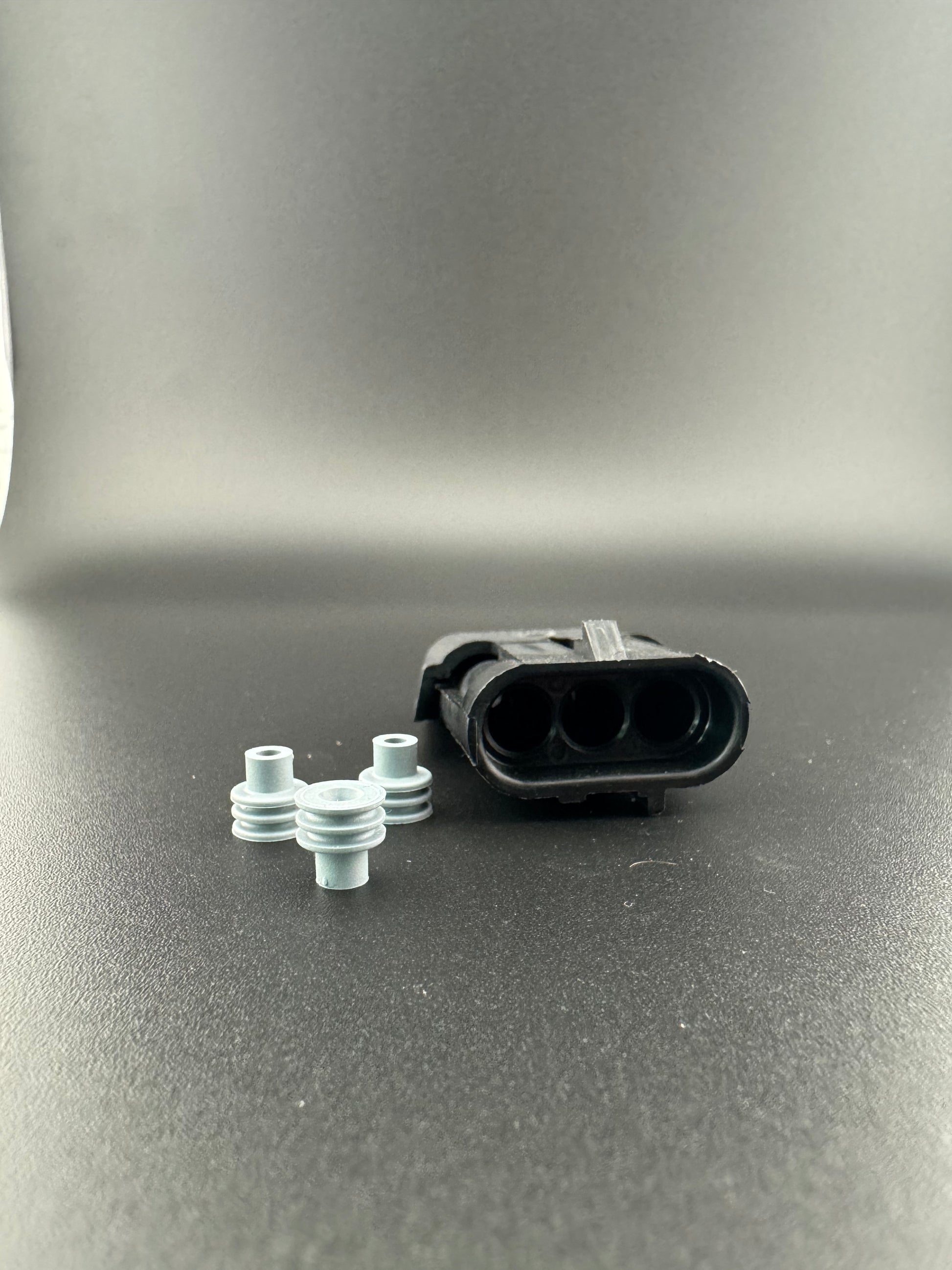 3 circuit Rv connector (view 5) – SkillAbove RV Tech Tools