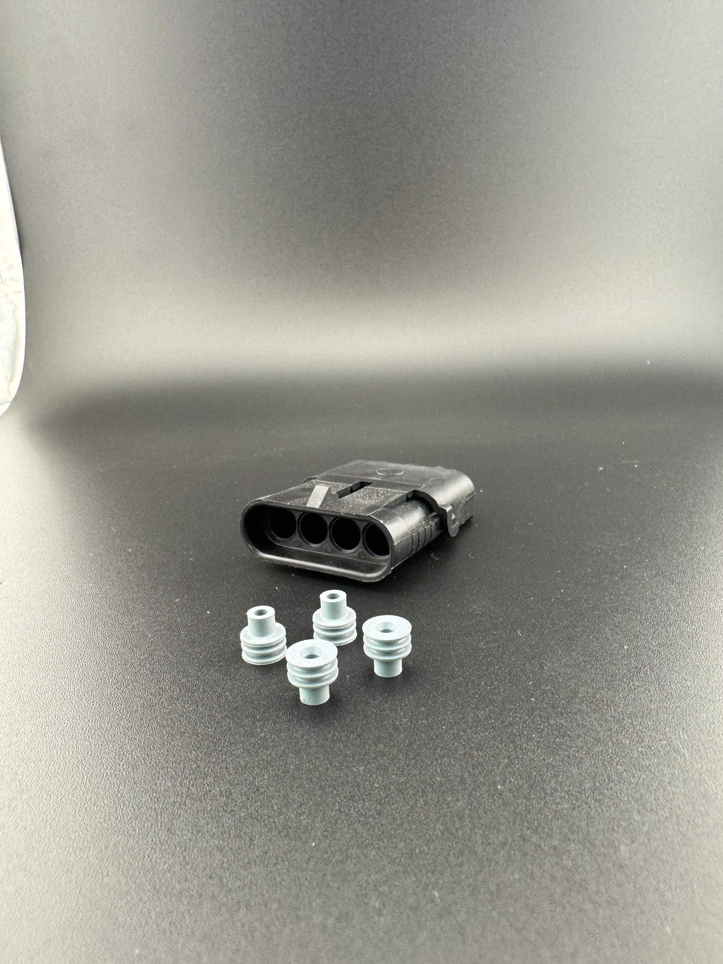 4 circuit Rv connector (view 1) – SkillAbove RV Tech Tools