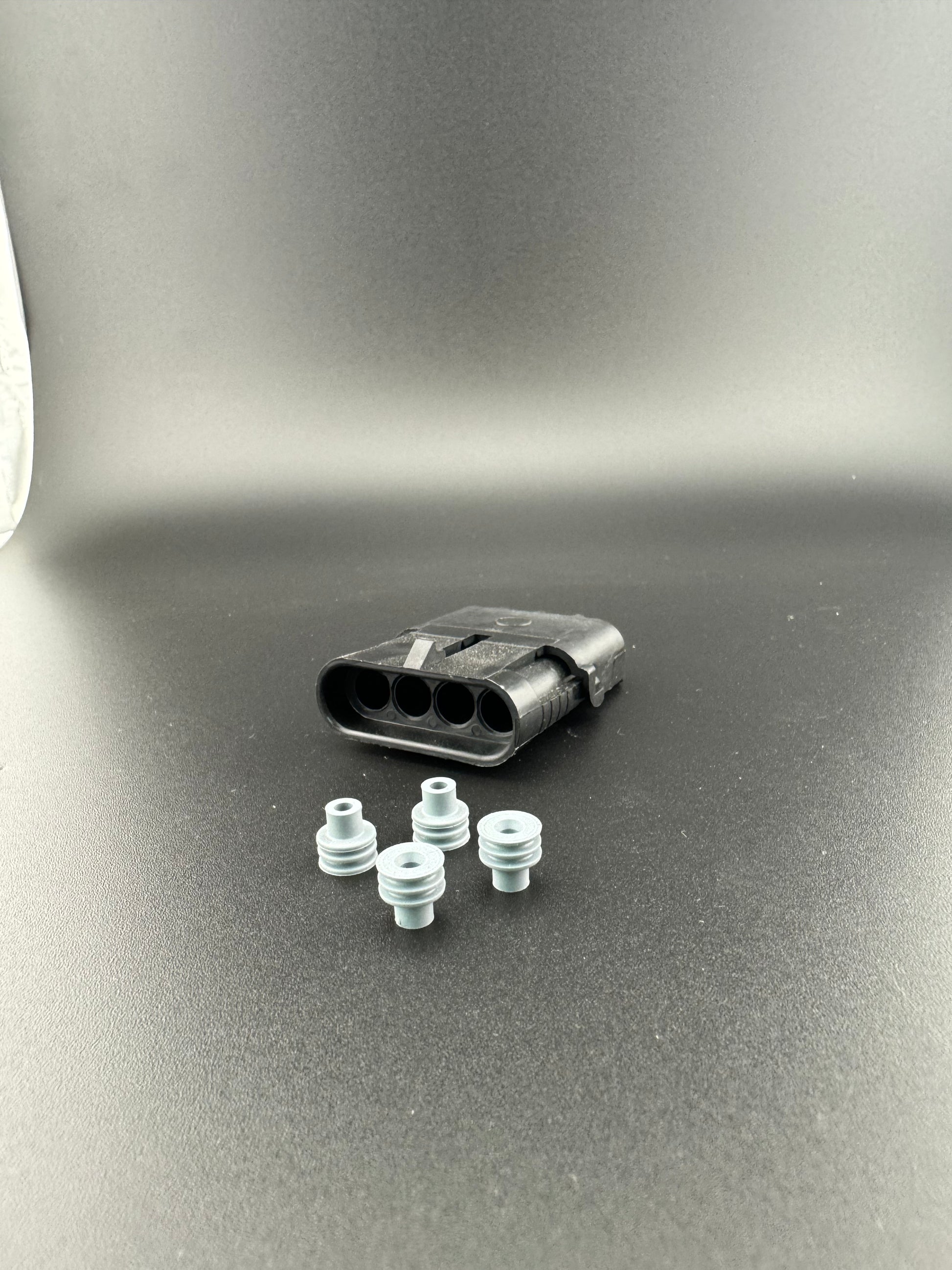 4 circuit Rv connector (view 1) – SkillAbove RV Tech Tools