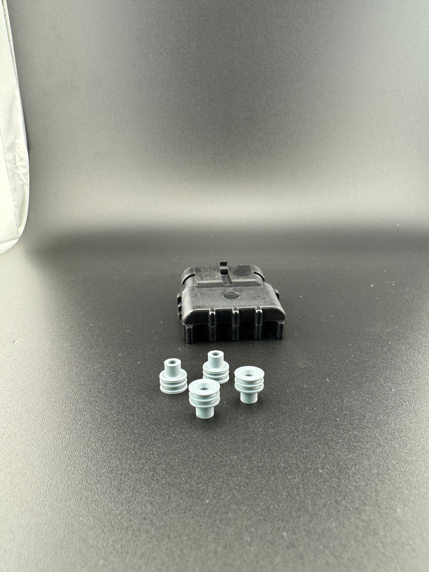 4 circuit Rv connector (view 4) – SkillAbove RV Tech Tools