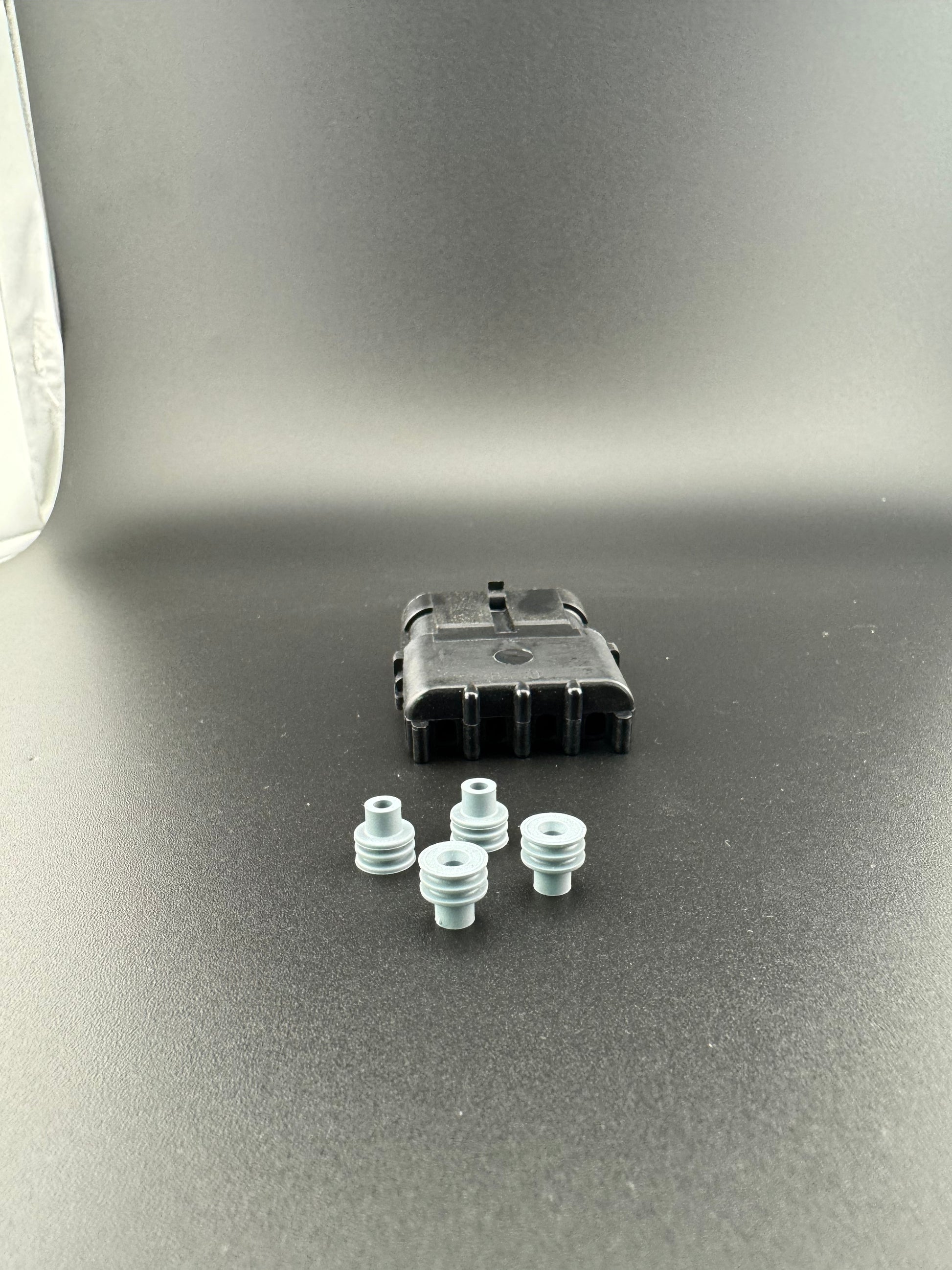 4 circuit Rv connector (view 4) – SkillAbove RV Tech Tools