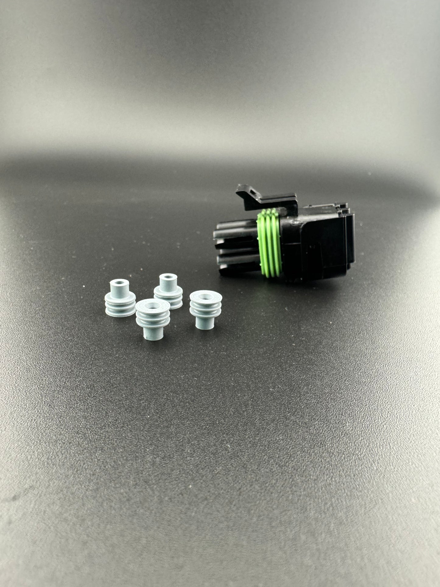 4 circuit Rv connector (view 2) – SkillAbove RV Tech Tools