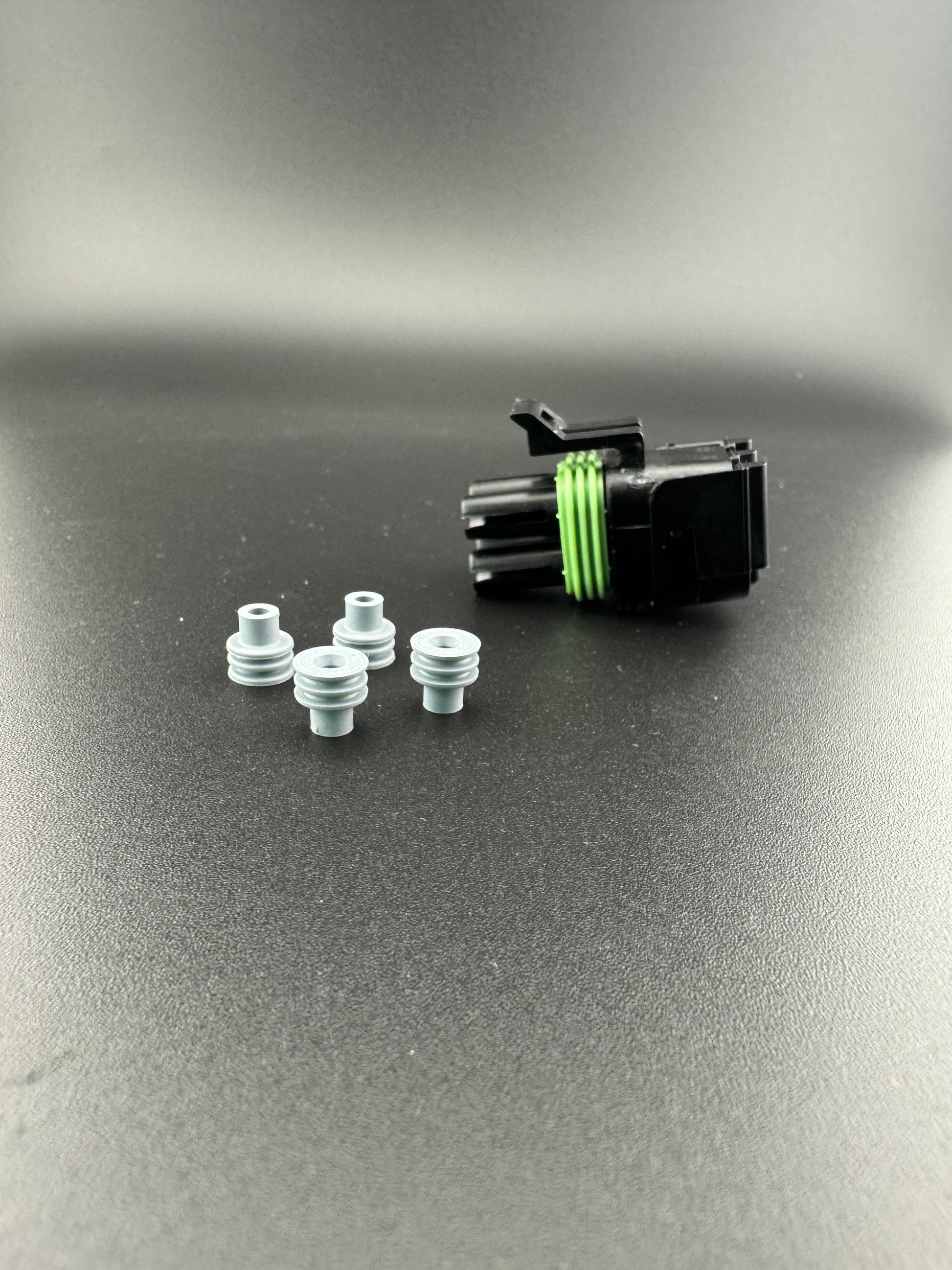 4 circuit Rv connector (view 2) – SkillAbove RV Tech Tools