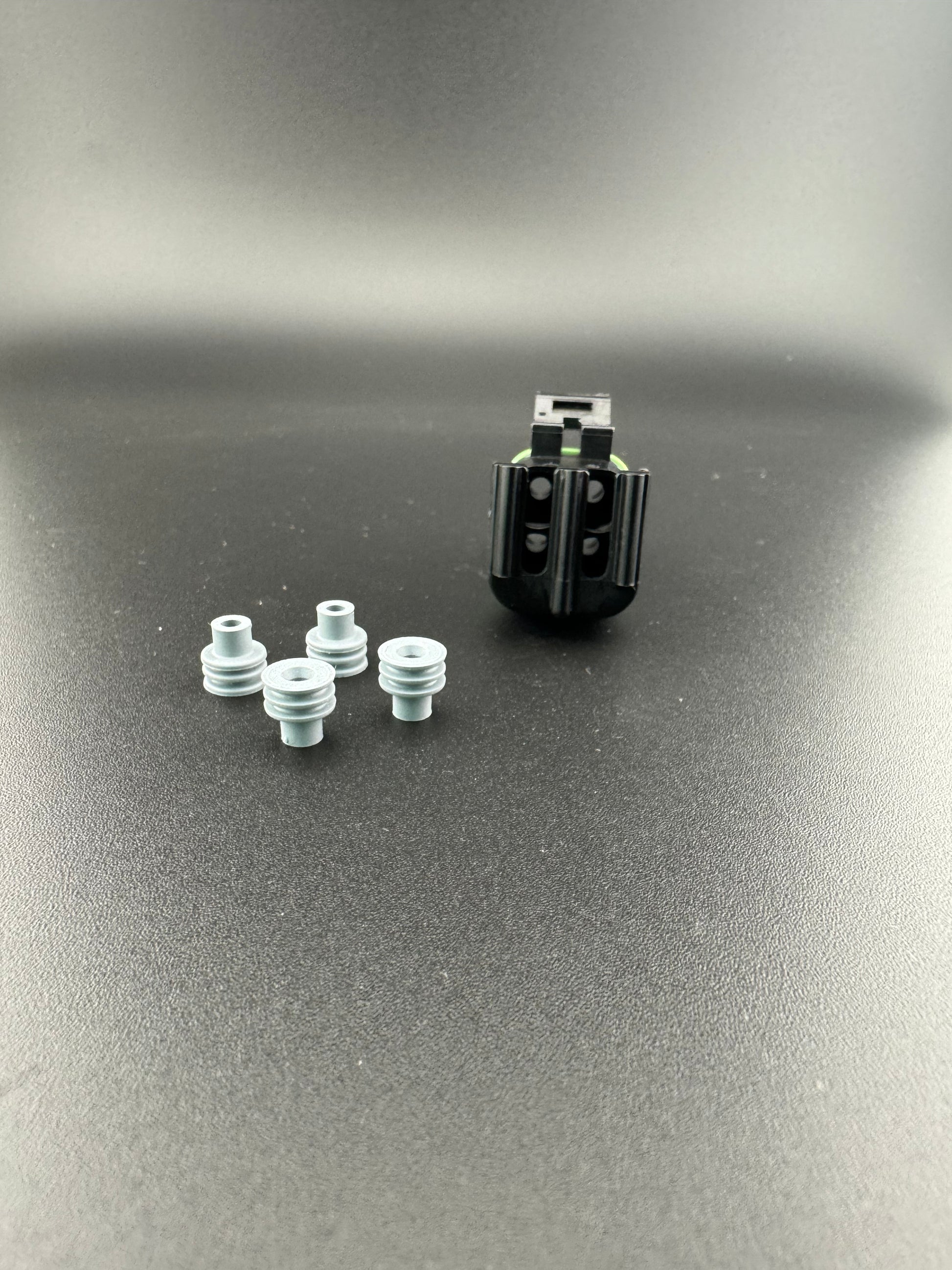 4 circuit Rv connector (view 3) – SkillAbove RV Tech Tools