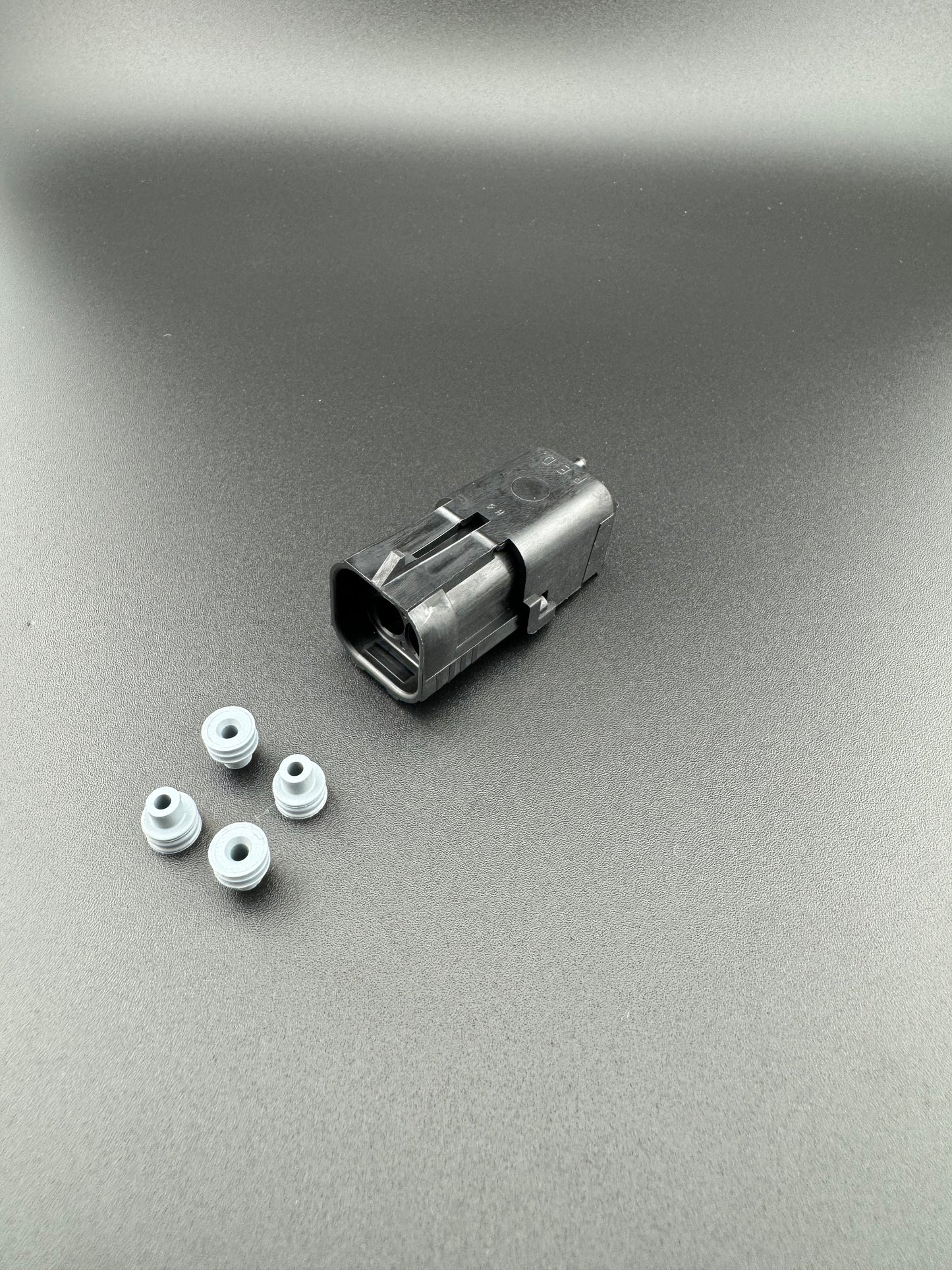 4 circuit Rv connector (view 1) – SkillAbove RV Tech Tools