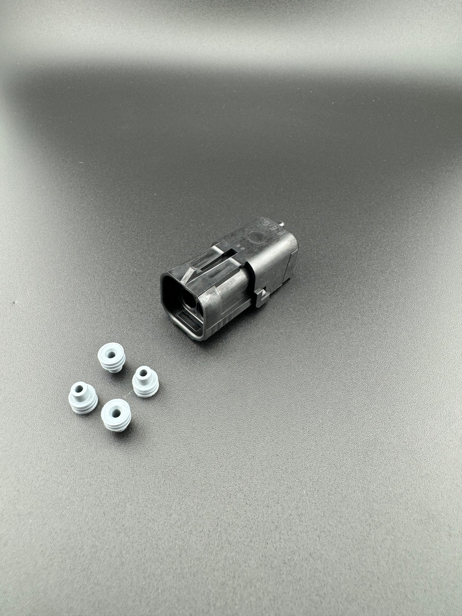 4 circuit Rv connector (view 1) – SkillAbove RV Tech Tools