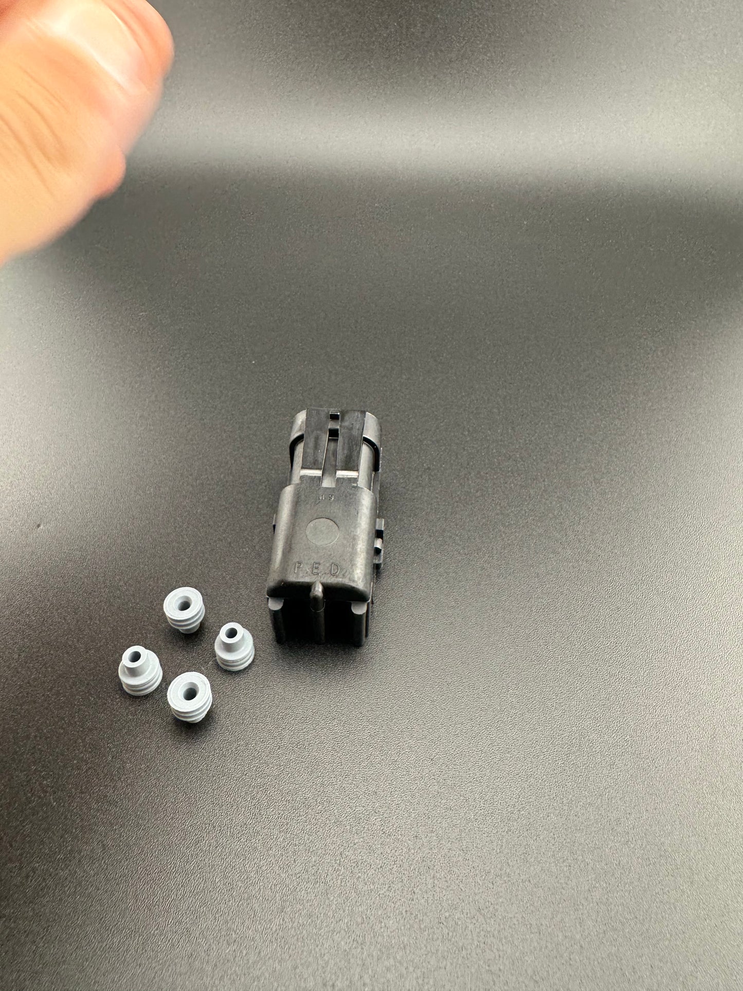 4 circuit Rv connector (view 3) – SkillAbove RV Tech Tools